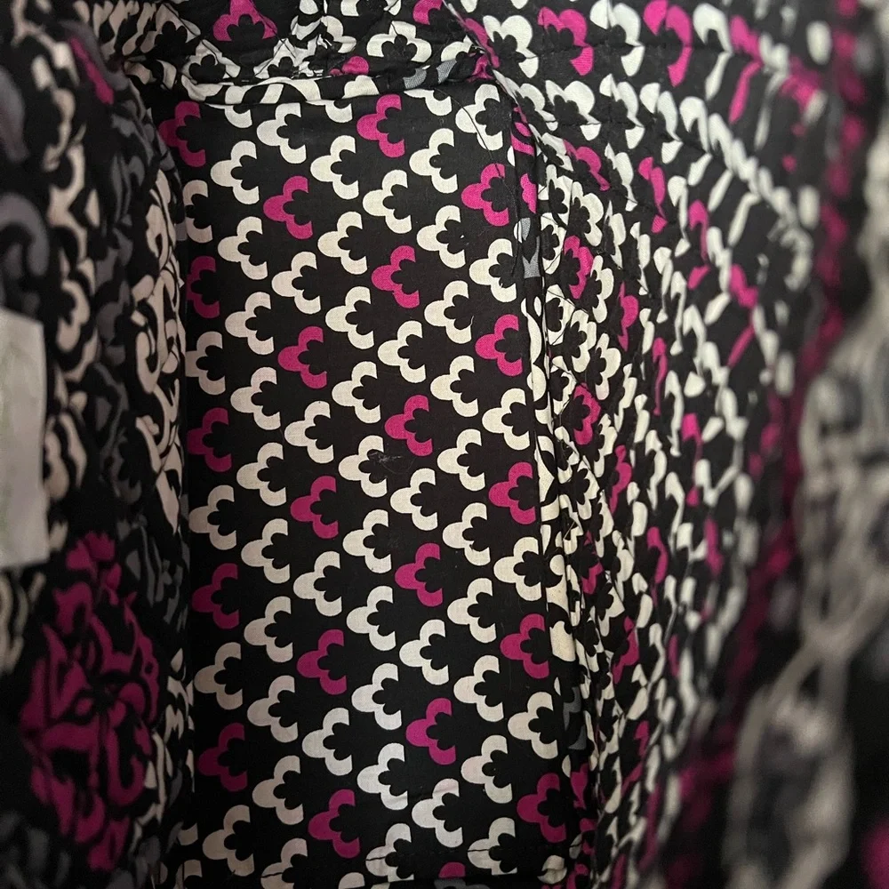 New Vera Bradley shoulder Tote black, white and pink circle pattern - Picture 4 of 6